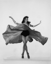 BEAUTIFUL RITA MORENO  8X10 Photo