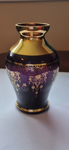 Vintage Vecchia Murano Amethyst Art Glass vase with gold design 5 in