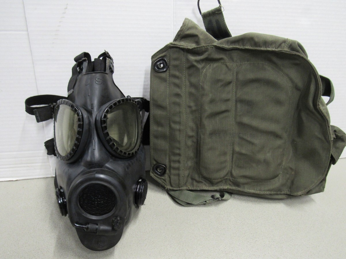 US M17 A2 Gas Mask MSA with Nylon Carry Bag 1983 /1984/ 1985 Size