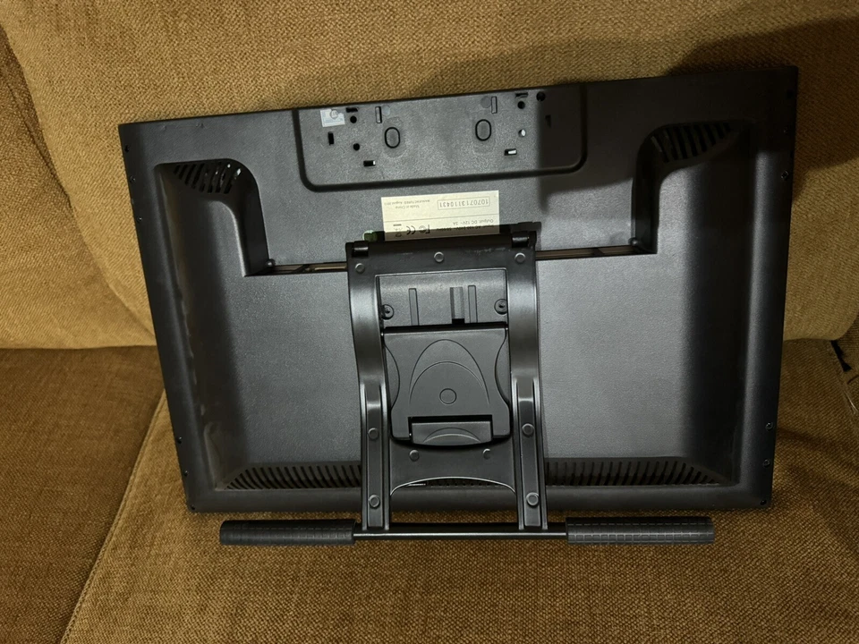 Monoprice 19-Inch TFT, Interactive Pen Display Monitor Drawing Tablet - Image 4 of 4