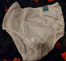 Vanity Fair Size 5 SMALL Nylon Ravissant Tailored Full Brief 15712 Fawn NWT