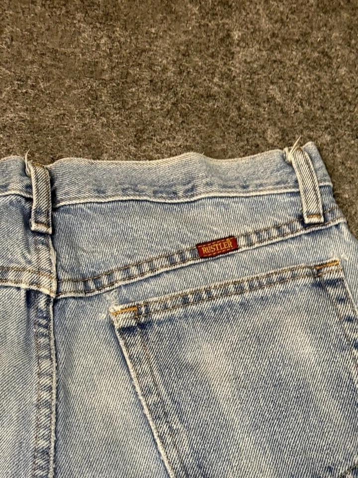 Rustler Jeans Mens 30x32 Regular Straight Medium Wash Distress Grunge Workwear - Image 2 of 4