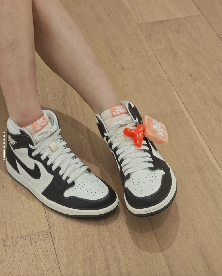 Air Jordan 1 High OG Baroque Brown Light Madder Root FD2596-200 - Image 2 of 4