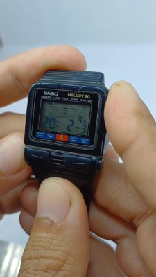 RARE VINTAGE CASIO 473 M-31 MELODY 30 ALARM DIGITAL WATCH JAPAN