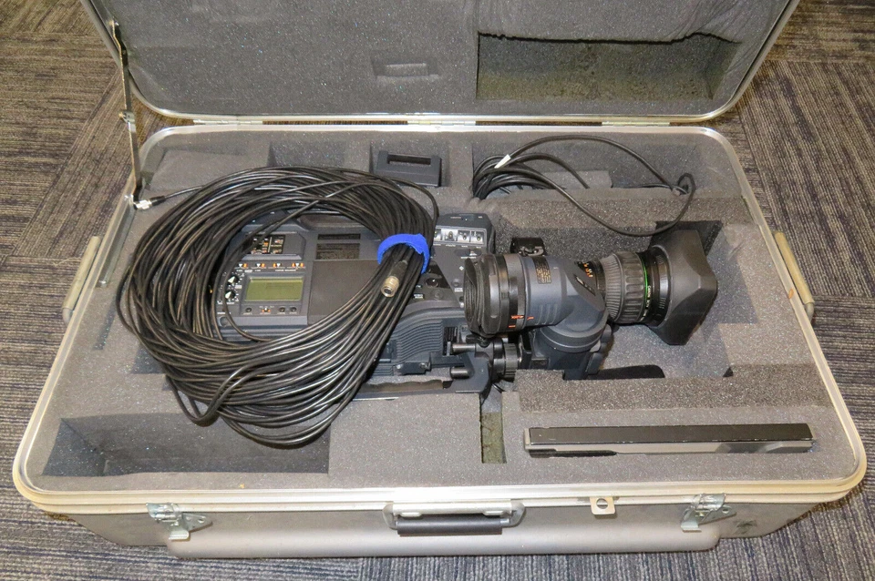 Panasonic AJ-SDX900P DVCPRO50 Camera w-lens, paintbox, ENG & studio VFs, plate - Image 2 of 4