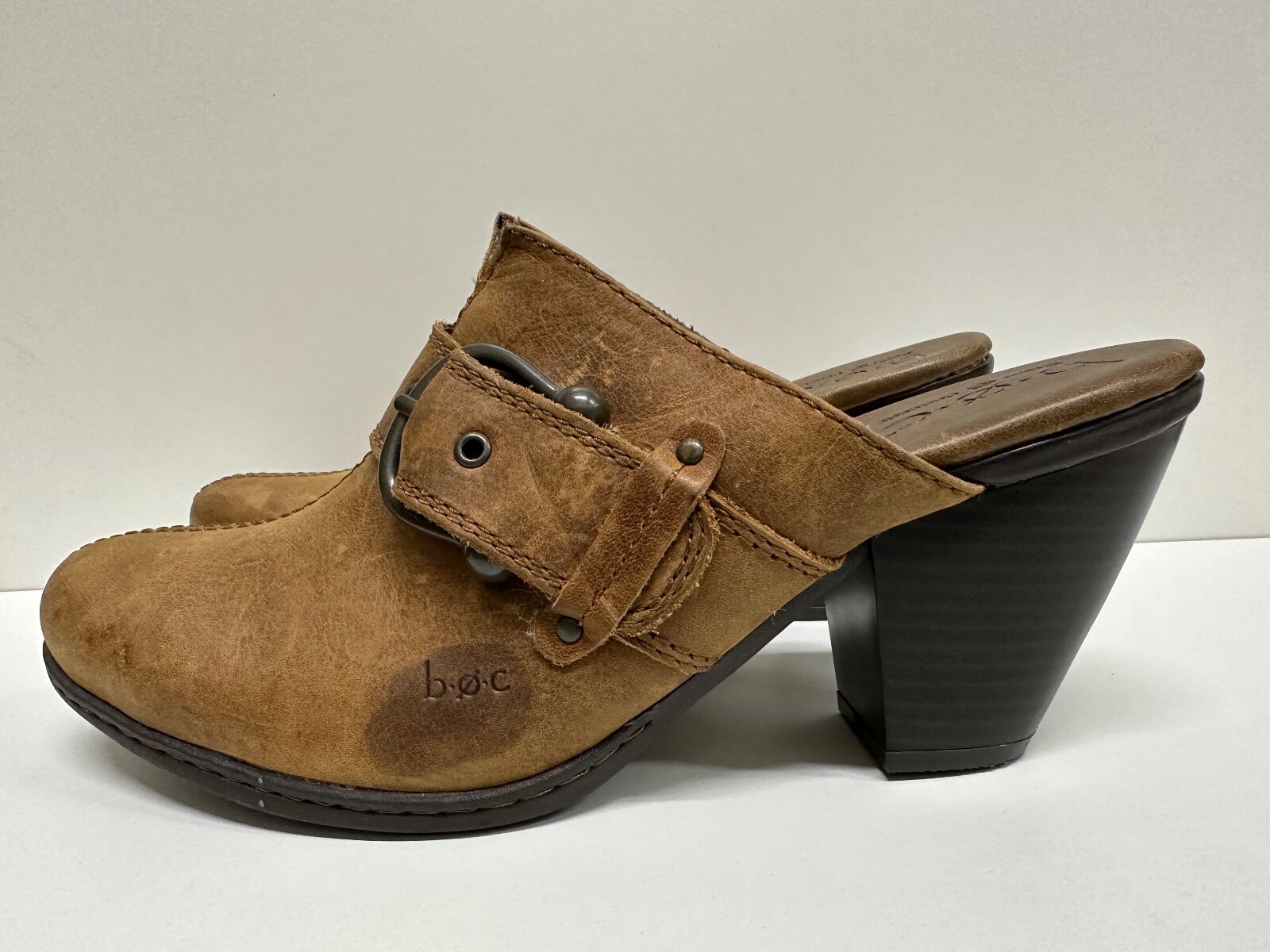 BOC women's Size 8/39 brown leather closed toe  High Heel Slip On Buckle Mules