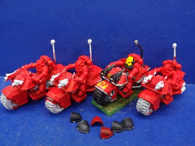 4 Bikes der Blood Angels
