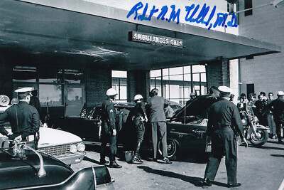 Robert McClelland Signed Autograph 4x6 Photo Parkland Hospital JFK Assassination