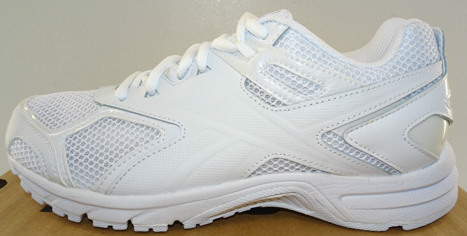 REEBOK Mens Quickchase SE CrossTrainers  Size 6.5 or 7 4E NWD $10 GREAT DEAL !!!