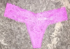 VS all over lace thong Panty NEW SIZE small hot pink