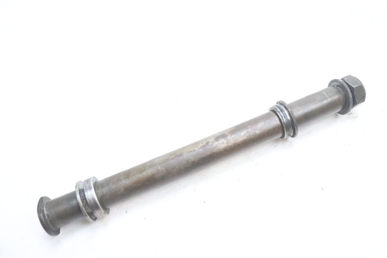 REAR WHEEL AXLE - YAMAHA YZF R GENESIS 750 (1993 - 1998)