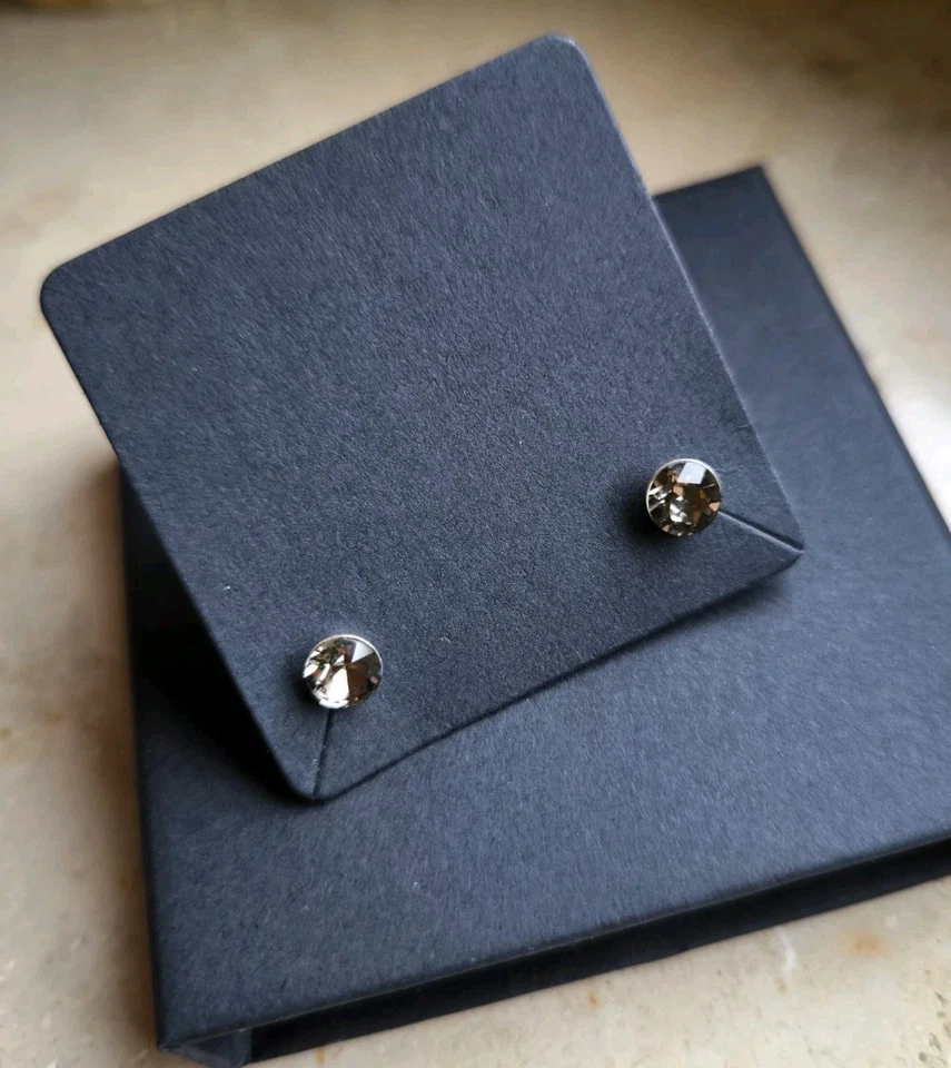 Ohrringe 925 Silber mit Swarovski Kristall Chaton 6 mm Black Diamond Farbe 