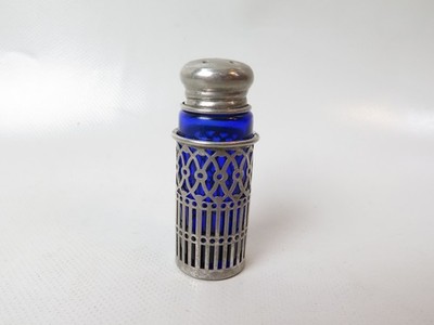 Salzstreuer versilbert mit blauem Glaseinsatz wohl aus UK England 6,7 cm H