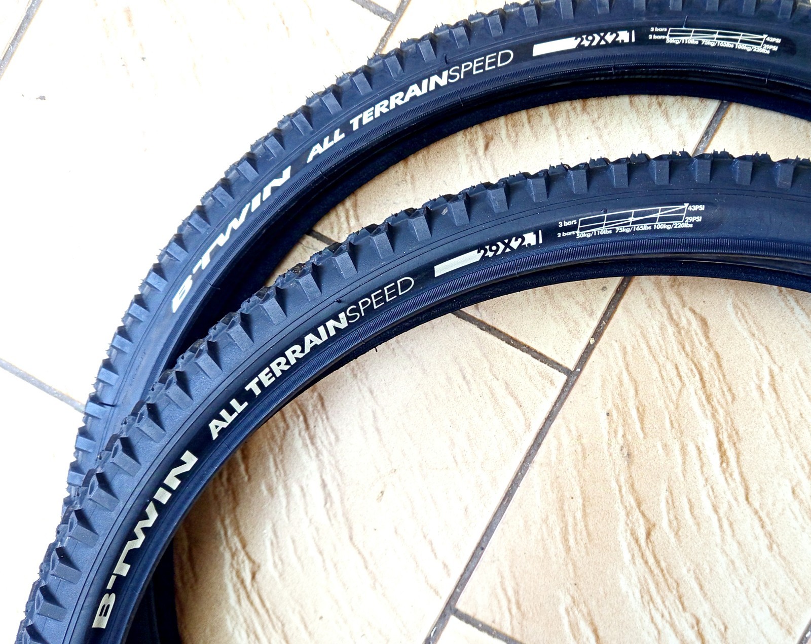 Pneus 29 pouces avec chambres à air pour le vélotaf et les balades
