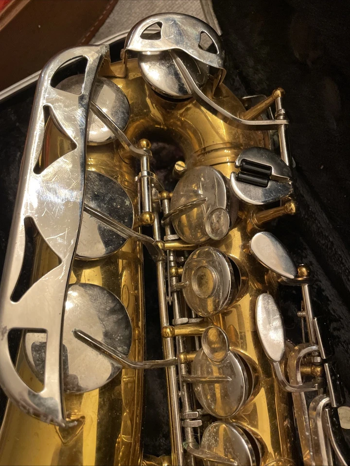 Saxofón alto Conn 50M vintage con estuche - Serie 409504 - Como está / Para reparación Foto 4 de 4
