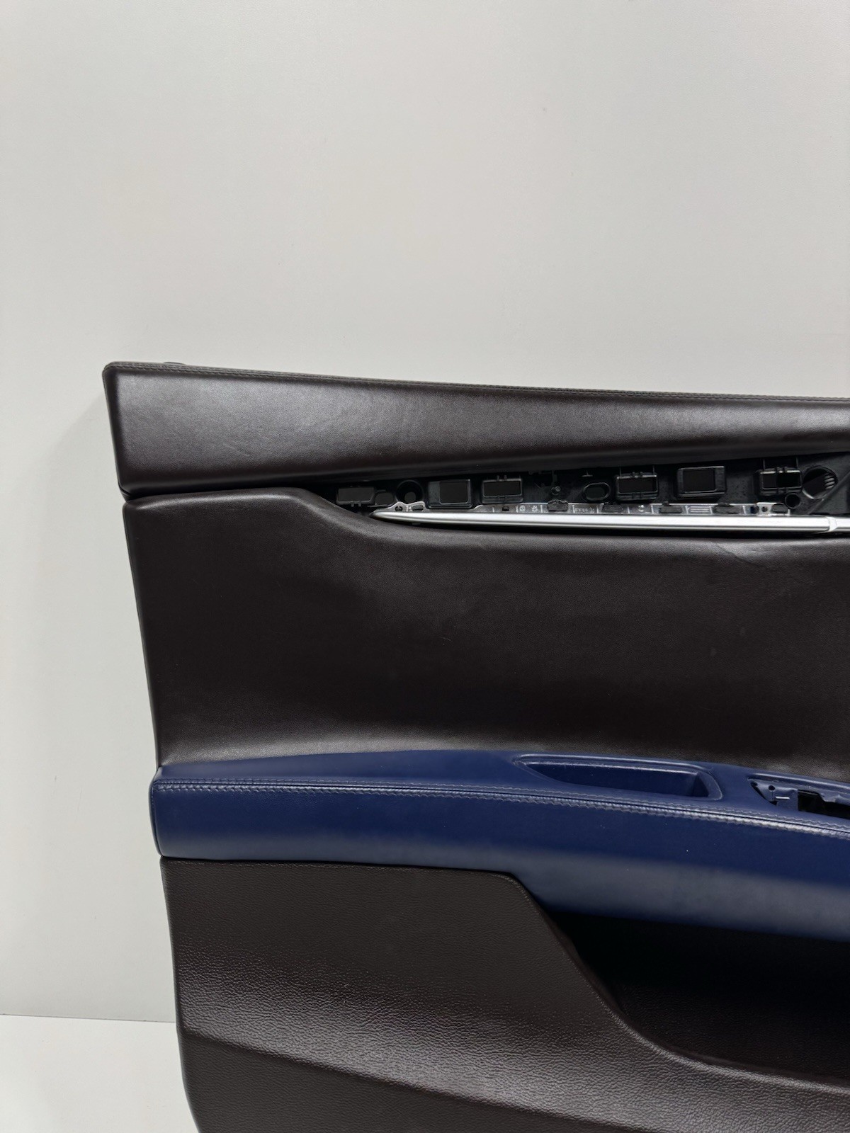 ✅14-17 MASERATI GHIBLI FRONT LEFT INTERIOR DOOR PANEL DARK BROWN & BLUE OEM
