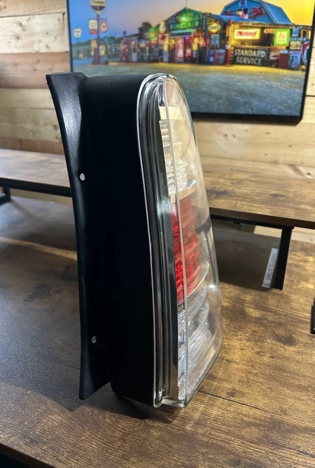 Luz trasera derecha para Mercury Mariner 2008-2011 OEM: 8E6Z13404A Foto 4 de 4