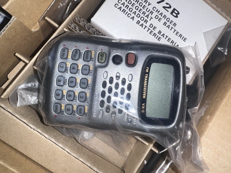 Yaesu VX-5R Silver Tri-Band Ham Radio w/ Box, Manual, Charger & Antenna - Tested
