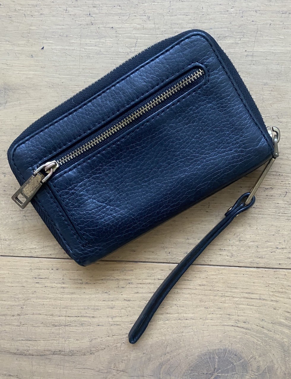 Rare Marc Jacob’s Black Leather wallet 6 Card Slips Multiple Pockets Coin Purse image 4
