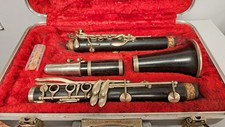 Ancienne clarinette R Malerne, Paris, en bois dans étui rigide à restaurer