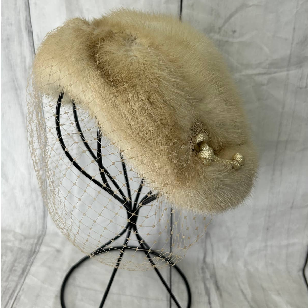 Vintage Flemington Furs Mink Beret with Net Veil EUC Size 21  display picture 2