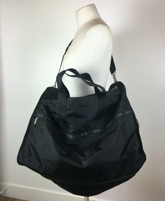 black nylon tote with zipper