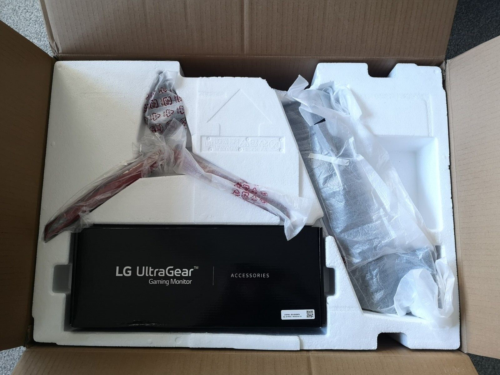 LG UltraGear 27GP950B 4K UHD 27 Inch Nano IPS 144Hz Gaming Monitor