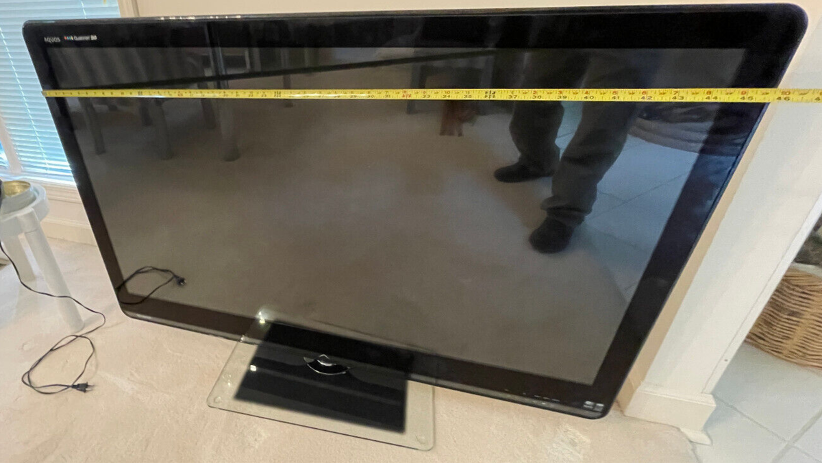 Sharp Aquos LC-52LE925UN 1080p 3D 120hz TV 52