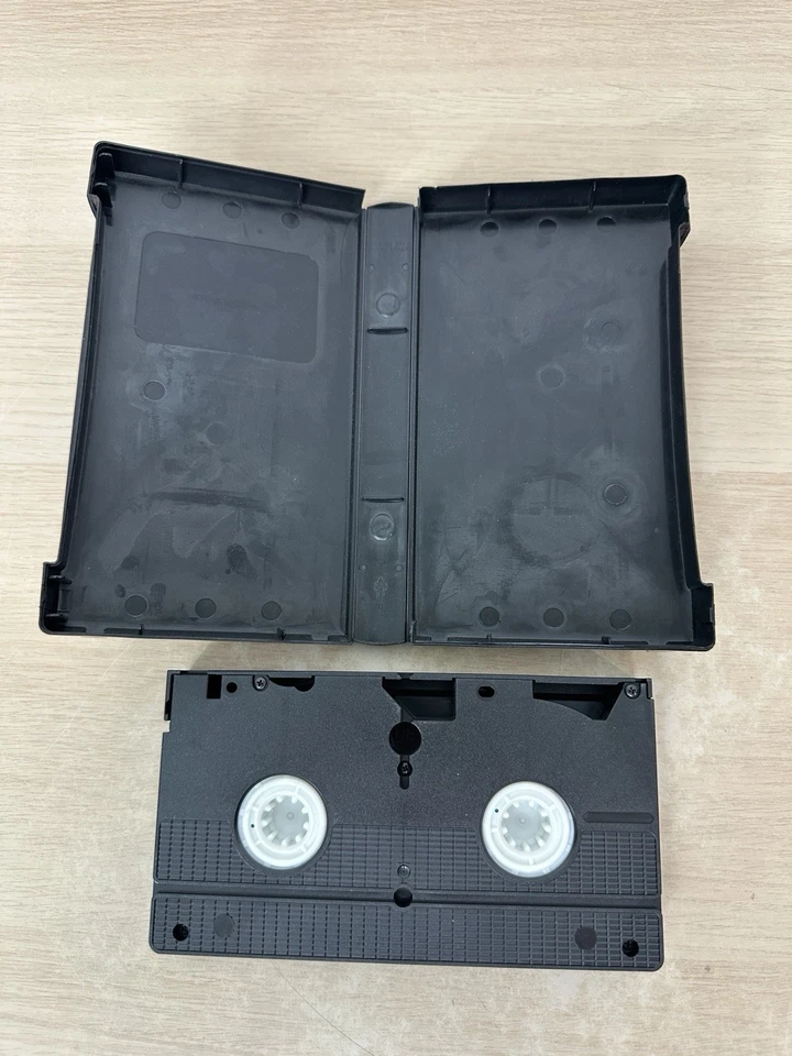 Evil Dead 2: Dead By Dawn - Clamshell Collector's Edition Widescreen VHS Tape - Image 4 of 4