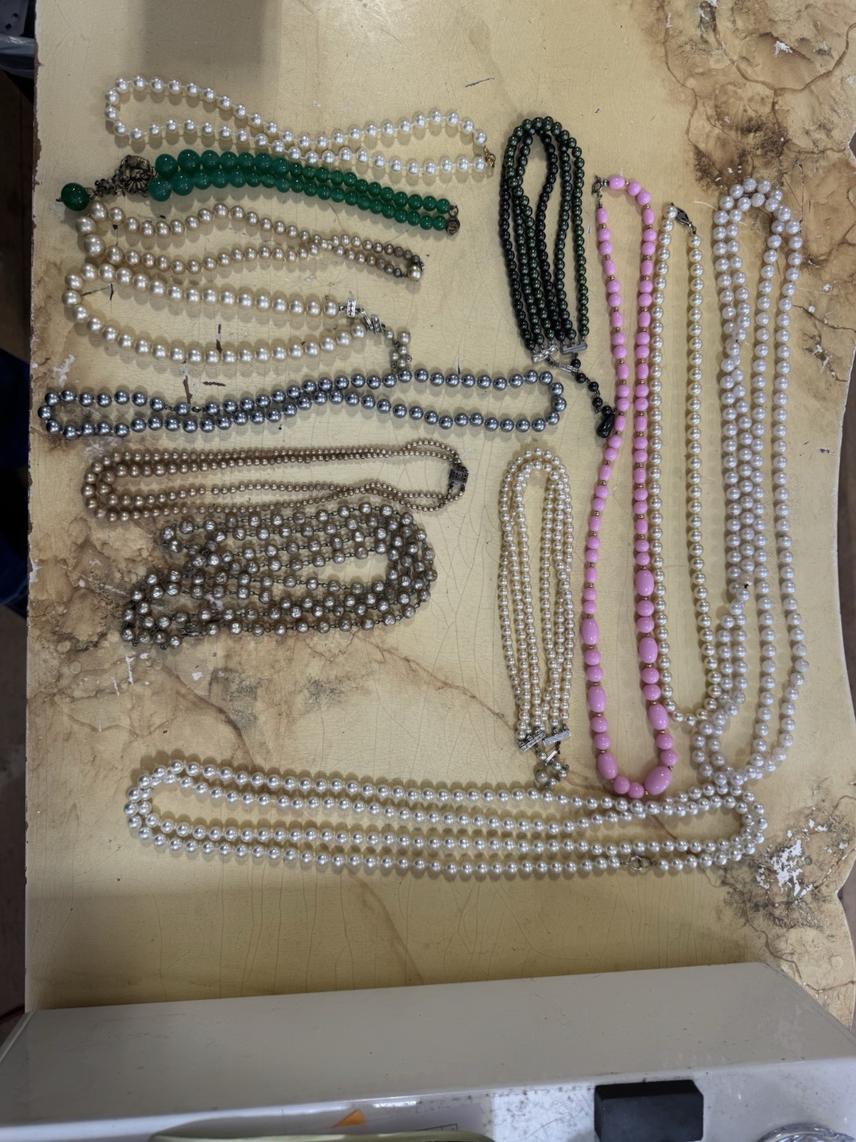 lot of 13 Fashion jewelry vintage to now beaded Faux pearl necklaces