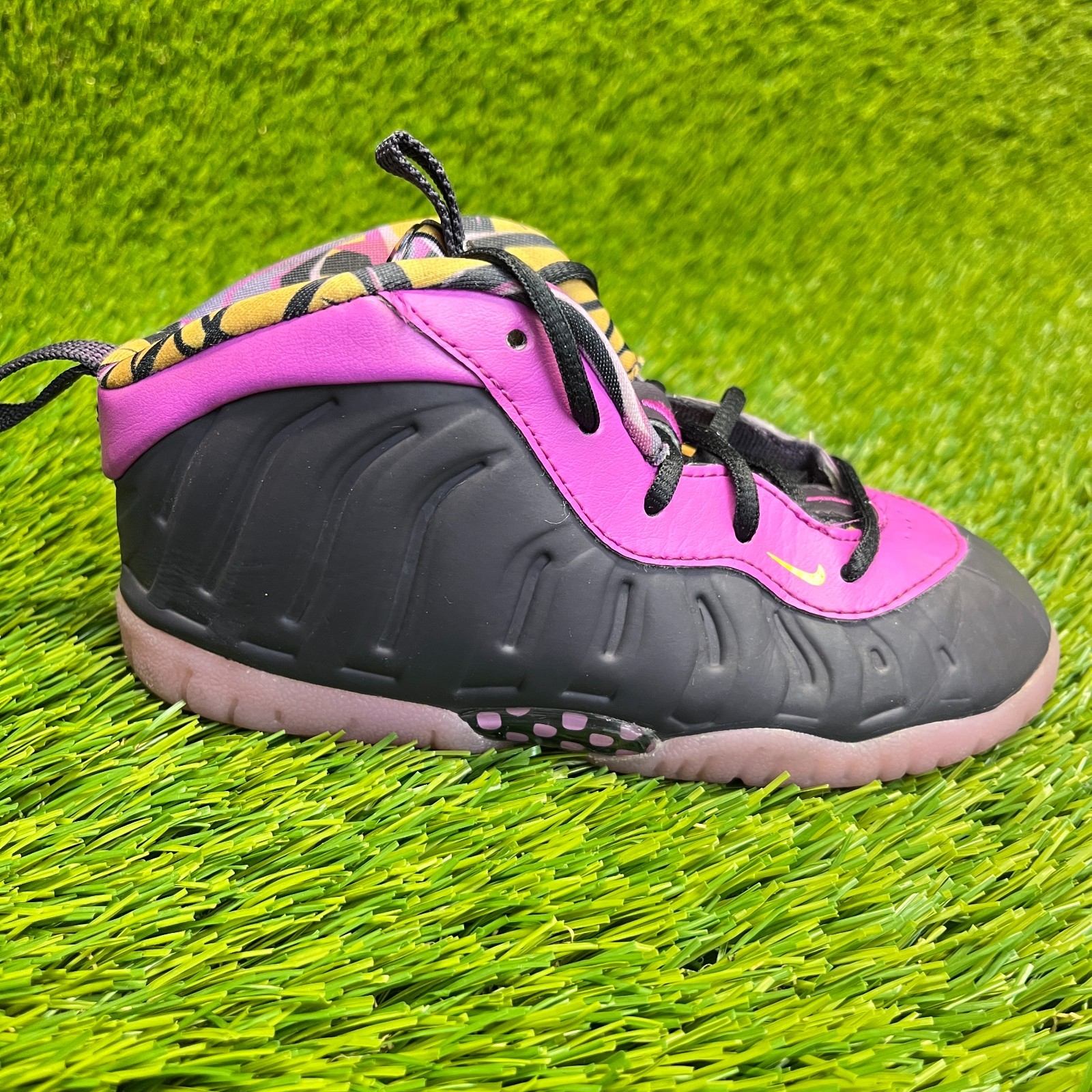 Nike Little Posite One Girls Size 10C Cave Purple Black Athl
