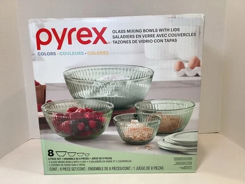 Pyrex Light Green Colored Glass Mixing Bowl Set with Lids 8 Piece Set - NEW 💚
