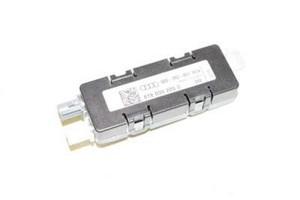 Audi A5 8T 07-12 Antennenverstärker Steuergerät links unten hinten