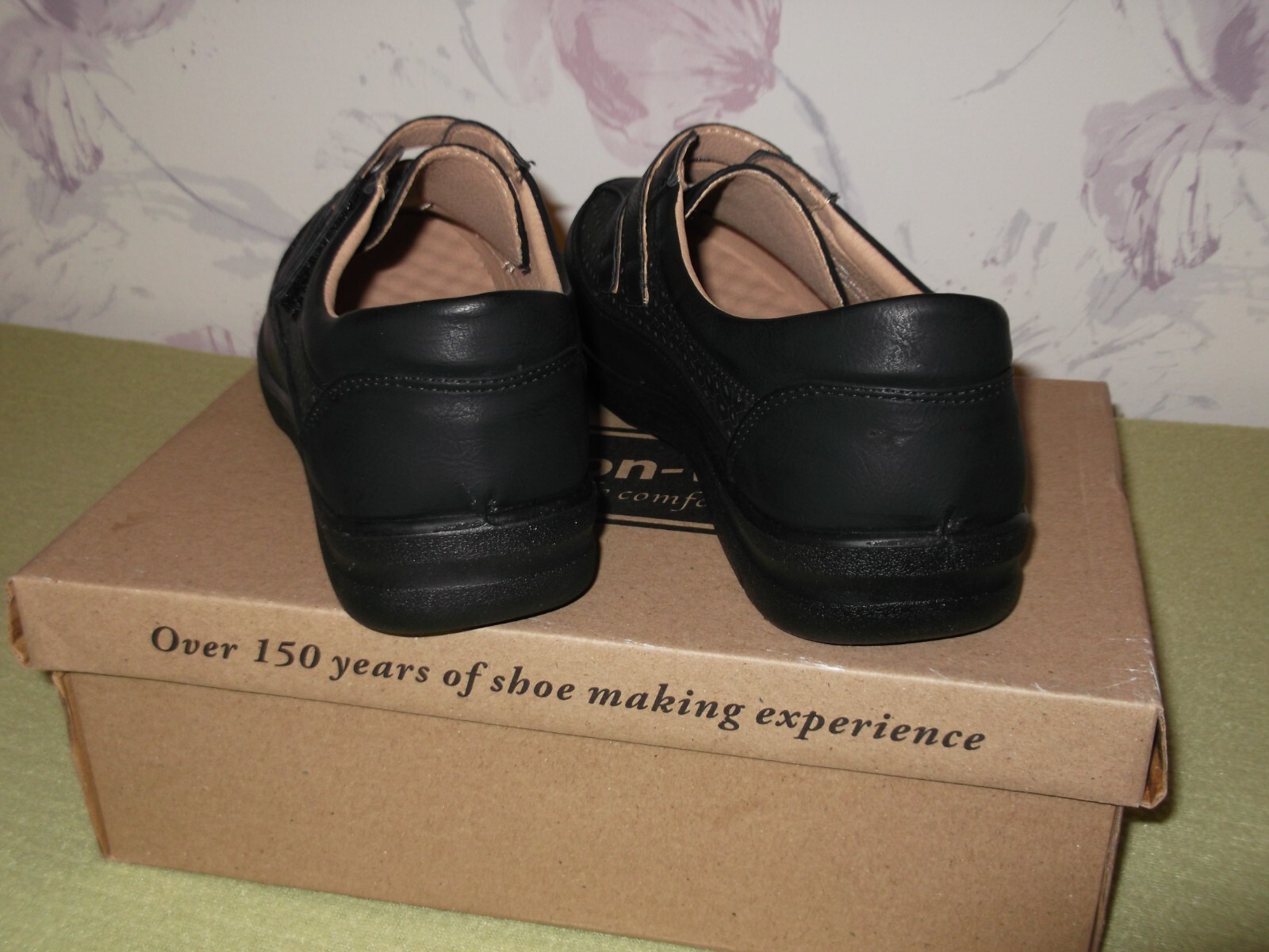 Womens Cushion Walk Comfort Shoes Black Size 5 New With Box. eBay