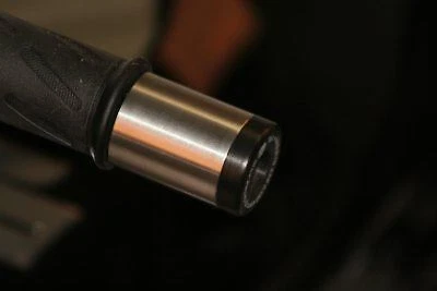 Barra R&G deslizadores extremos negros Suzuki GSX1300R Hayabusa 2001 - 2007 Foto 3 de 4