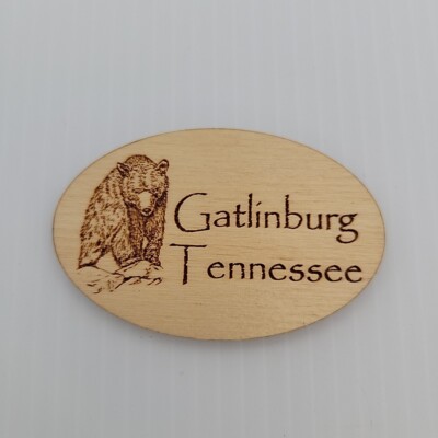 Gatlinburg Tennessee Woodend Magnet W/ Bear