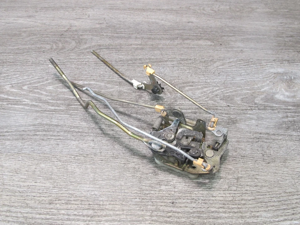88-91 MAZDA RX7 CONVERTIBLE RIGHT PASSENGER DOOR LOCK LATCH ACTUATOR OEM - Image 4 of 4