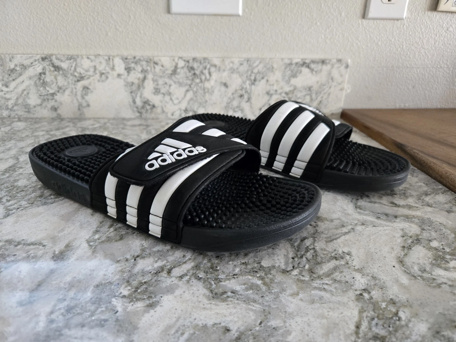 Adidas Adissage Slide Bump sandali donna US 10 nero bianco