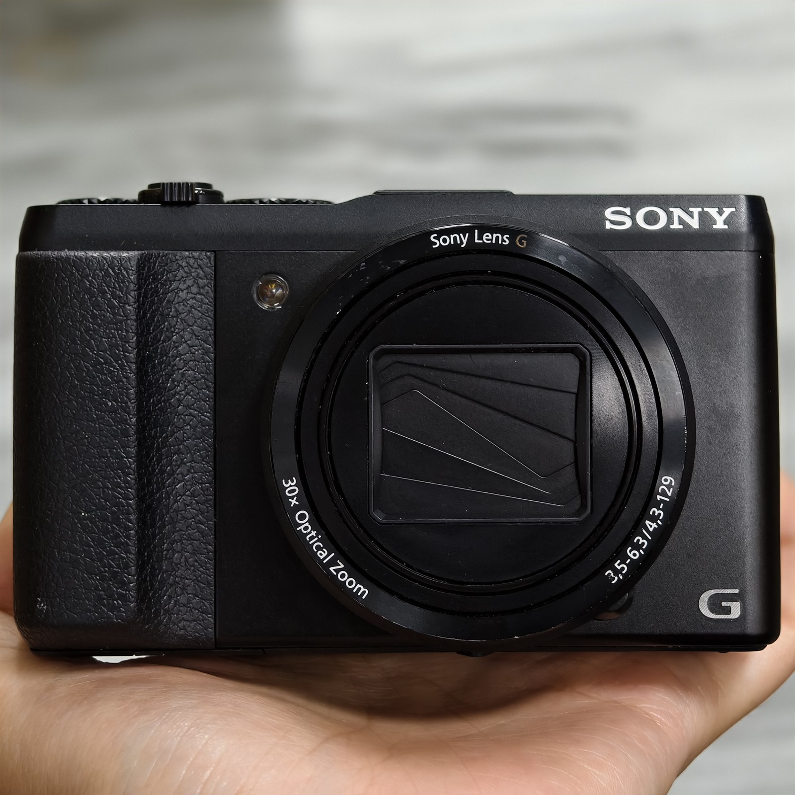 Sony Cyber-Shot DSC-HX50 20.4MP 30x Optical Zoom Digital Camera - Black