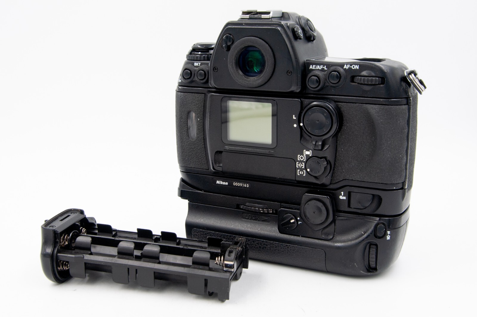 Nikon F6 35mm Film SLR Camera Body w/MB-40 Battery Pack Grip, EX-