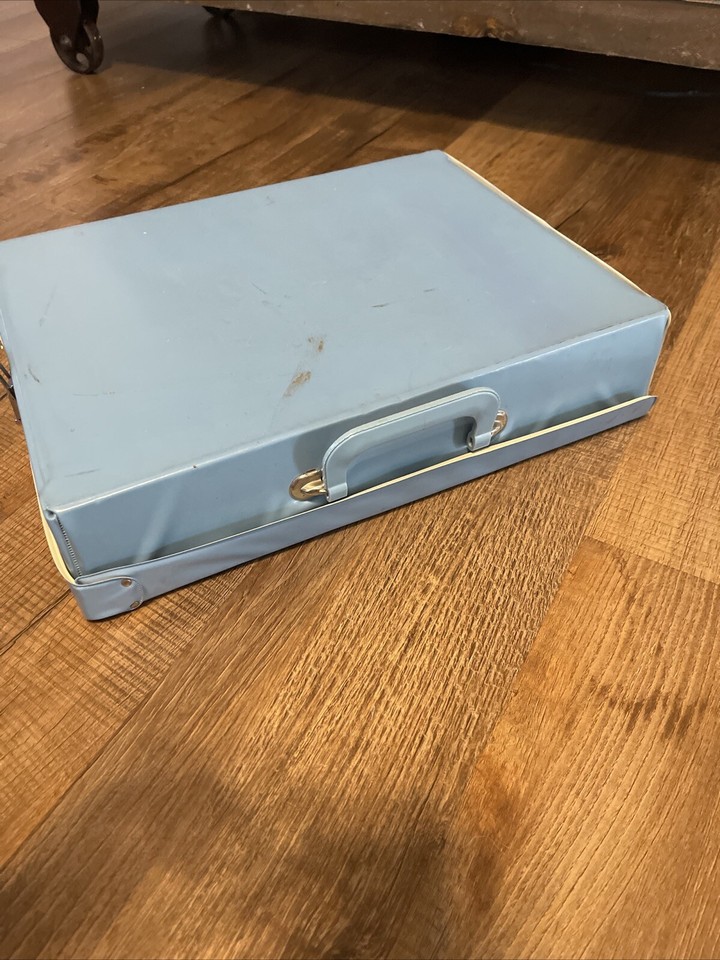 Blue Barbie and Midge Doll Case 1963 Clothes Wardrobe Trunk Case Blue