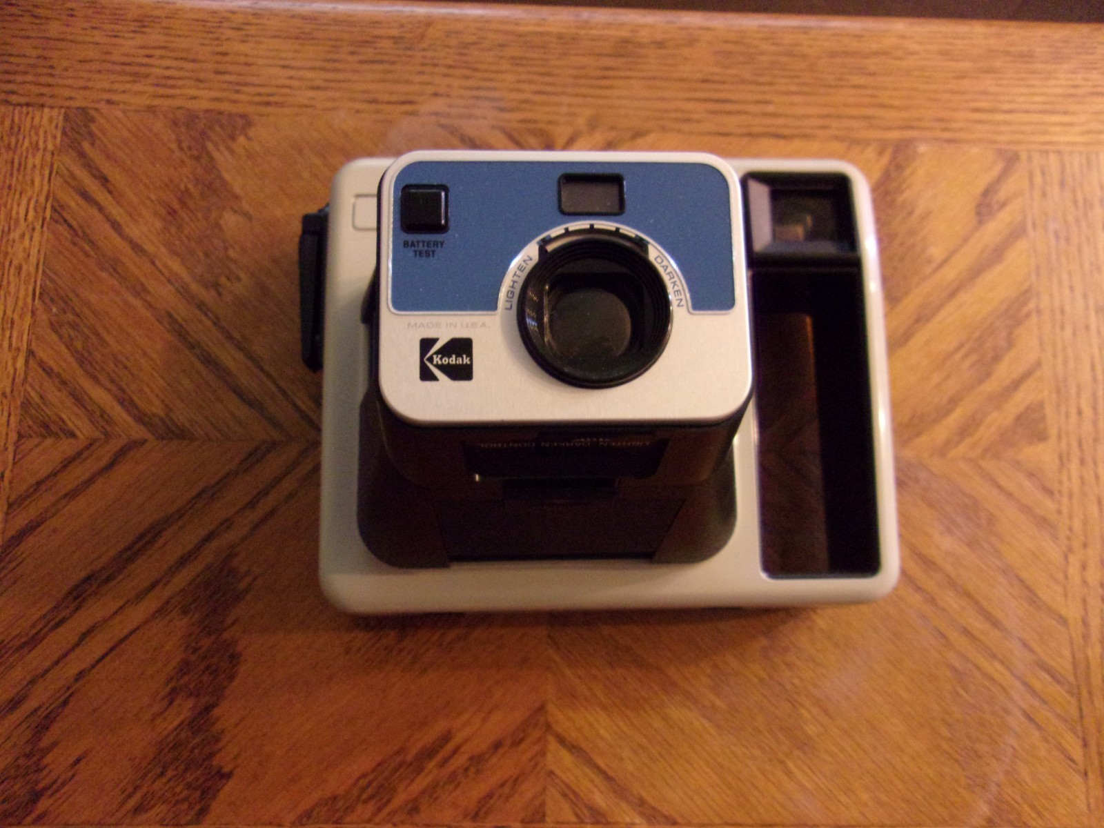 Kodak instant camera 1976 with box-image