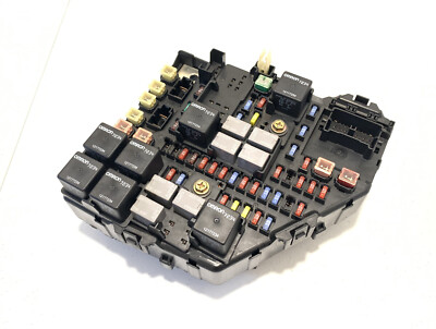 06 CADILLAC STS SEDAN Fuse Box MODULE RELAY ENGINE 3.6L V6 P#25774213 USED