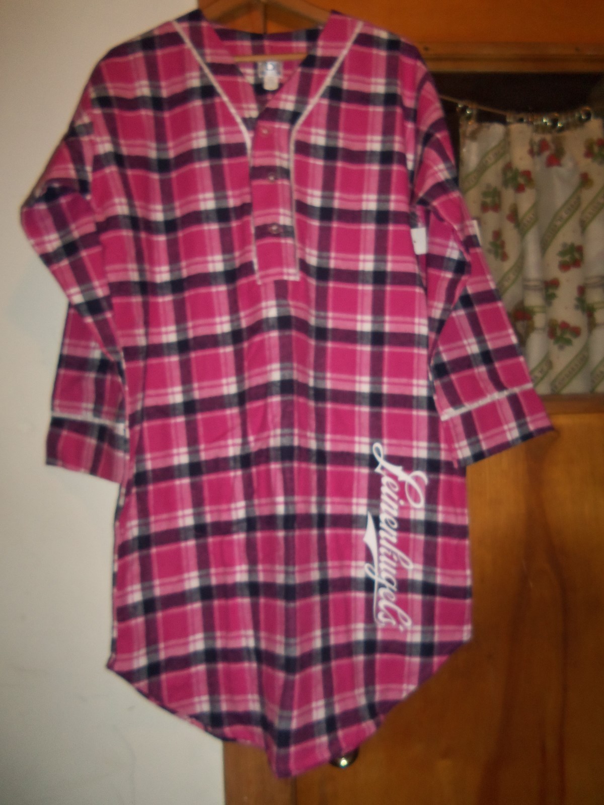 Picture 1 of 2