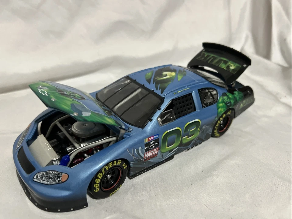 NASCAR Action 1/24 - Bruce Banner #03 Chevrolet Marvel Program Car Hulk 2003 Foto 3 de 4