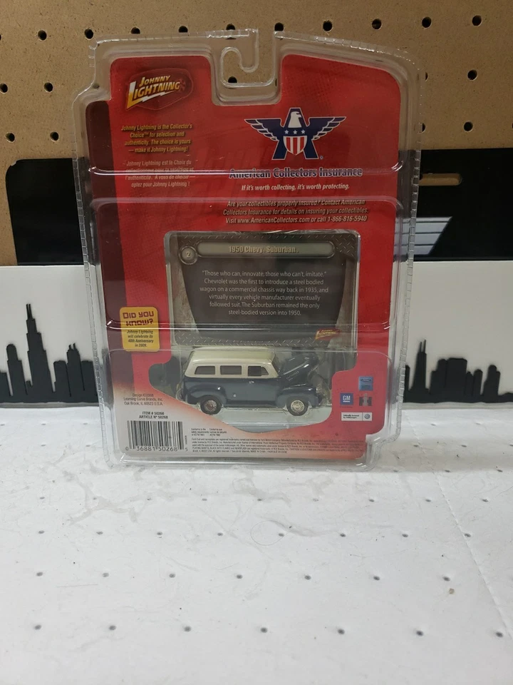 Chevrolet Suburban 3100 Truckin America 1950 Johnny Lightning en azul Foto 3 de 3