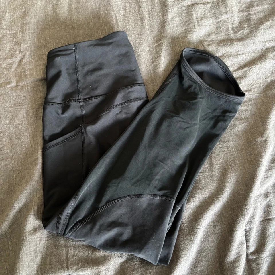 BUNDLE 2 PAIR Old Navy Powersoft High Rise Go-Dry Leggings with Pockets – Size M - Image 2 of 4