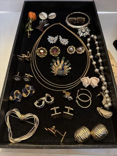 VTG Briden, Ciner, Art, Ellen Designs, Trifari Gold Tone Jewelry Lot Wear/scrap