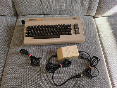 Commodore 64 C64 Computer mit Kernal Drehschalter - funktionstüchtig