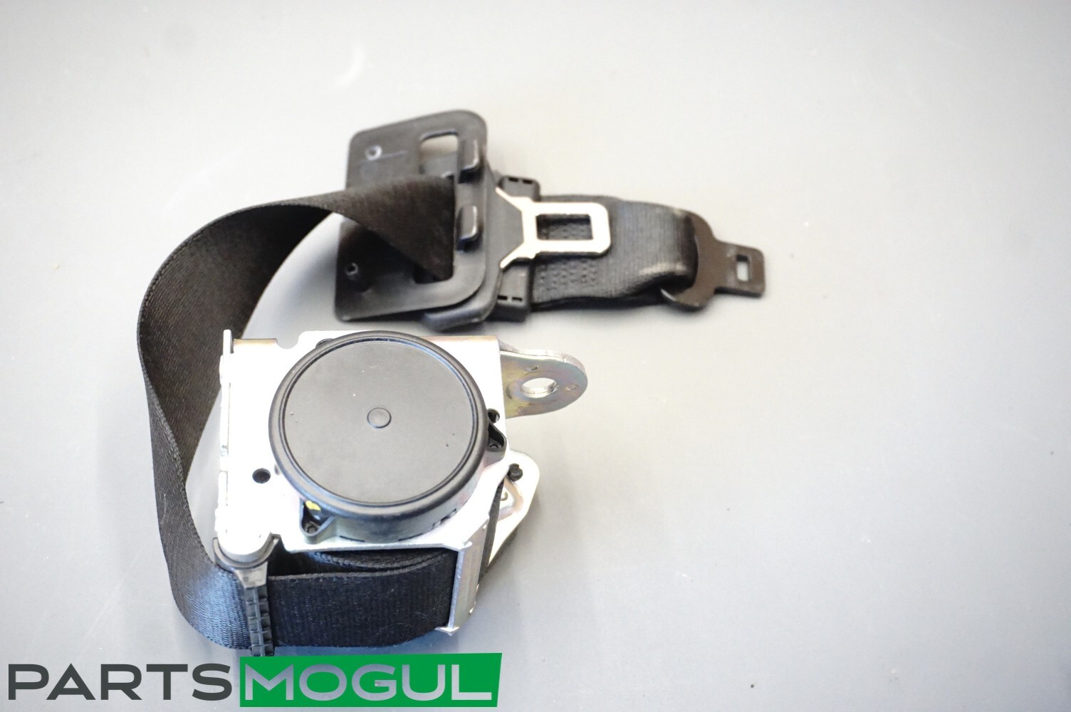 2020 Maserati Ghibli Rear Center Seatbelt Seat Belt Retractor OEM
